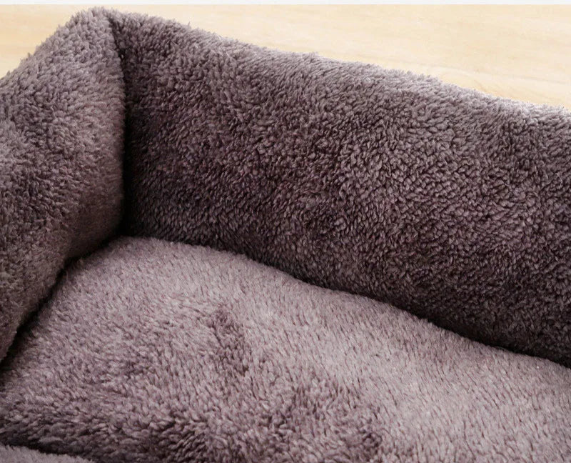 Black Pet Plush Bed Plush Non-Slip and Bite-Resistant